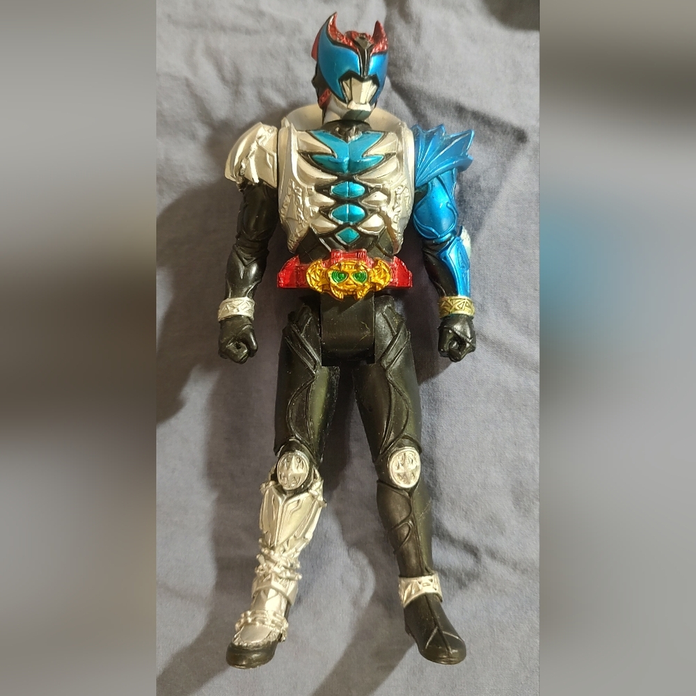 4 Rider Hero Action Figures - Picture 3 of 6